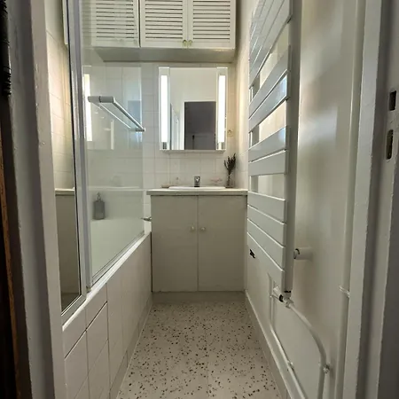 Dreamy Floor View Of Square Trousseau Apartment