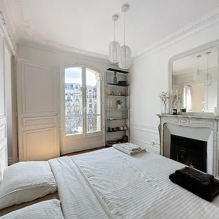아파트 Dreamy Floor View Of Square Trousseau 파리