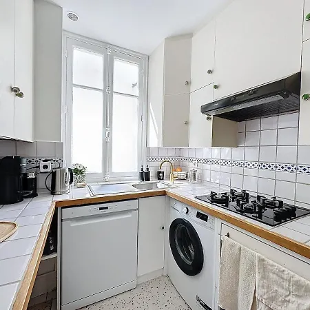 아파트 Dreamy Floor View Of Square Trousseau