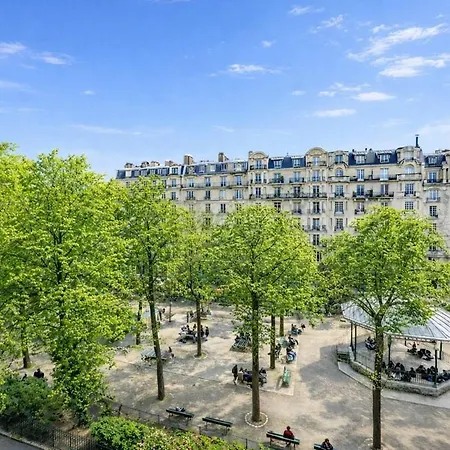 Dreamy Floor View Of Square Trousseau * Paris
