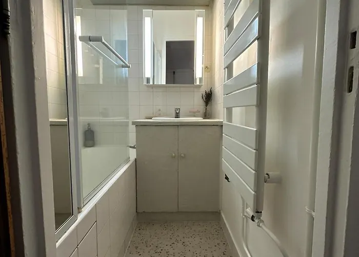 Dreamy Floor View Of Square Trousseau 아파트