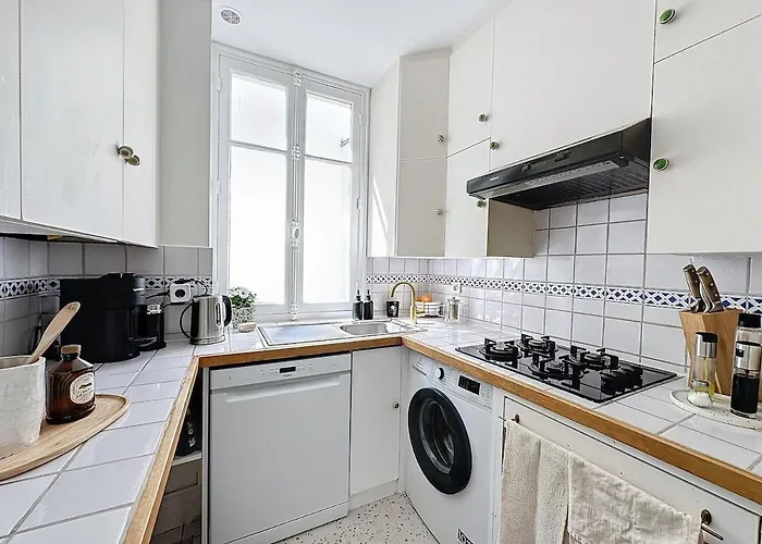 아파트 Dreamy Floor View Of Square Trousseau